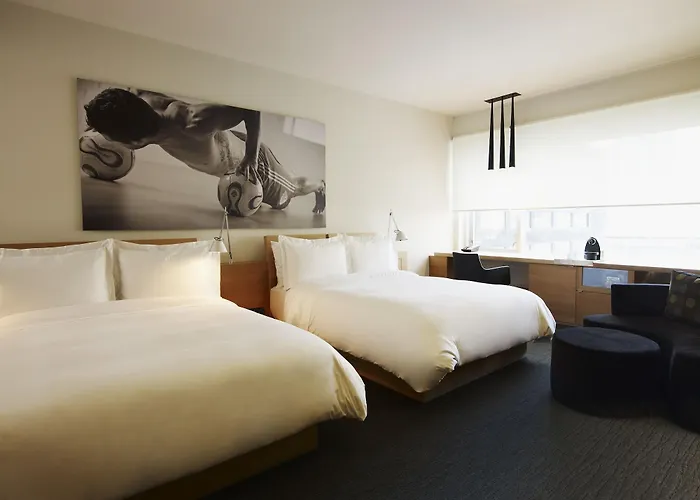 Le Germain Hotel Maple Leaf Square
